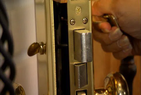 Boca Raton Emergency Locksmith Boca Raton, FL 561-692-4217 - apartment-lock-change